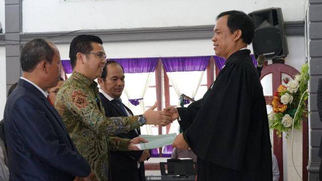 Praeses Sumatera Timur Lantik Bane Raja Manalu Jadi Ketua Umum Panitia Tahun PDP HKBP