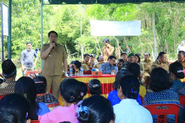 Bupati Samosir Berkantor Di Desa Sabungan Nihuta Disambut Masyarakat Dengan Antusias