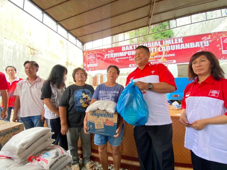 Sambut Imlek, INTI Labuhanbatu Bagikan Ratusan Paket Baksos