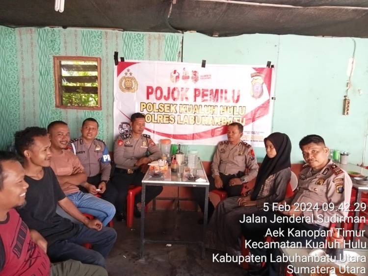 Kapolsek Kualuh Hulu Dan Personel Maksimalkan Pojok Pemilu untuk Sukseskan Pemilu 2024