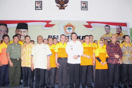 Agung Laksono Lantik Kosgoro Sumut
