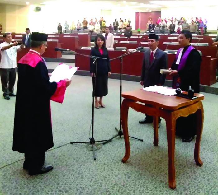 Sidang Paripurna DPRD Sumut Ambil Sumpah Aduhot Simamora Sebagai Wakil Ketua DPRD