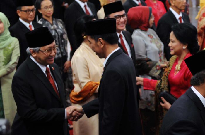 Presiden Lantik Drs. Sahat Sitorus sebagai Dubes RI untuk Timor Leste dan 16 Dubes LBBP RI