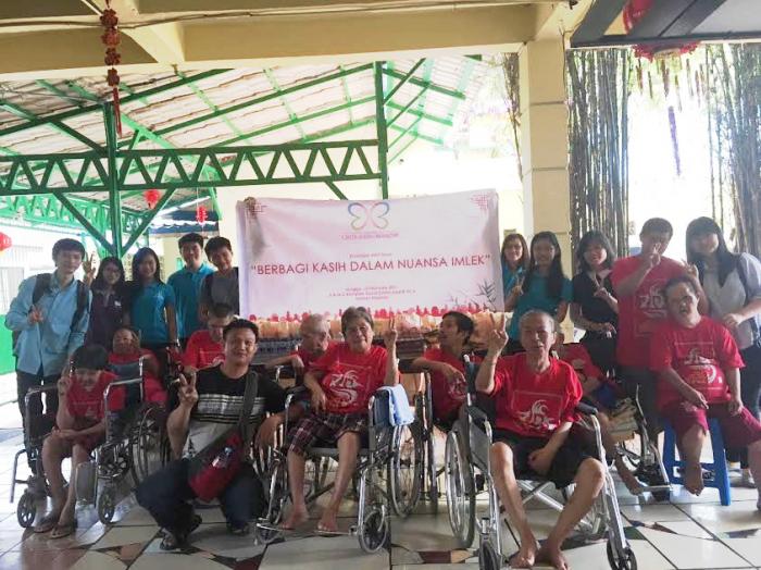 YCKM Berbagi Kasih di Panti Jompo Harapan Jaya Medan