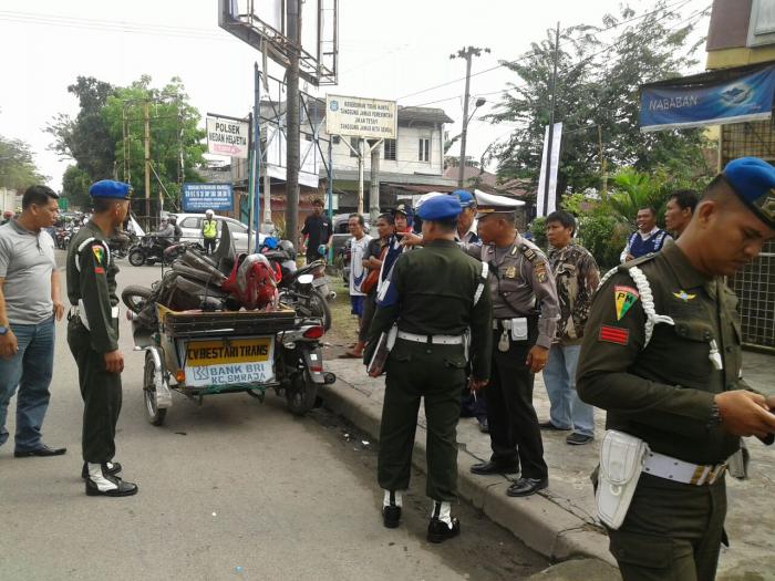 Prajurit TNI Tewas Dilindas Truk