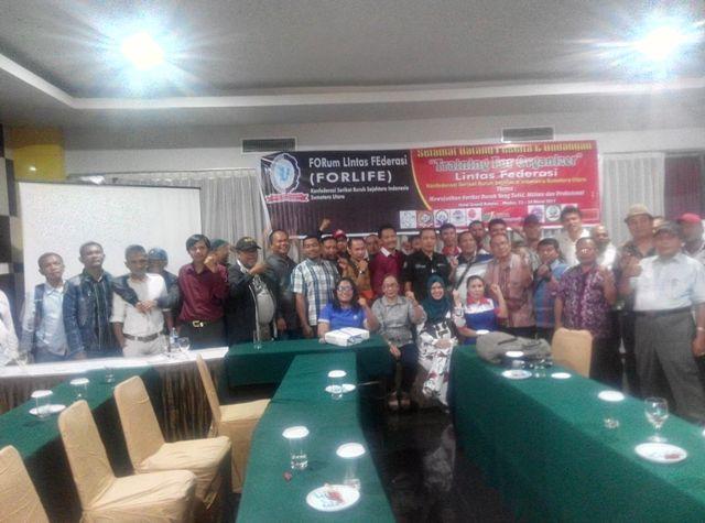 Rekson Silaban Beri Penguatan Bagi Tokoh Buruh Sumut