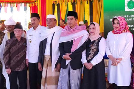 Presiden Jokowi Hadiri Silatnas di Ponpes Musthafawiyah : Saya Orang Solo Kalah Halus Dengan Orang Batak