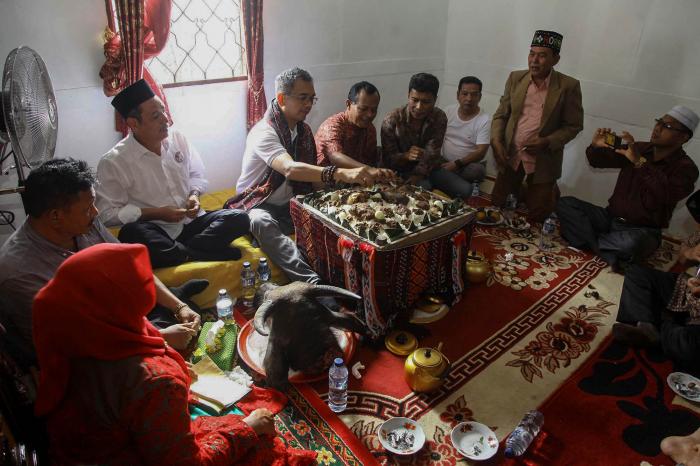 Di Bagas Godang Luat Simangambat Sihar Diupaupa
