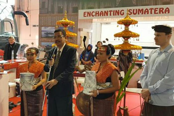 Pameran Wisata Indonesia di Hongaria Diwarnai Busana Kawasan Danau Toba
