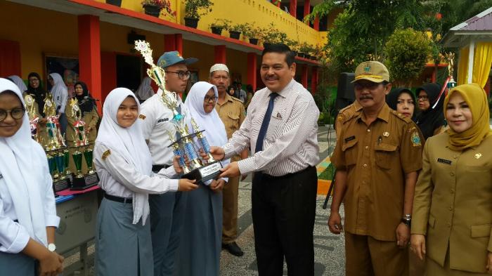Senator Parlindungan Purba Motivasi Ribuan Siswa SMAN 1 Medan