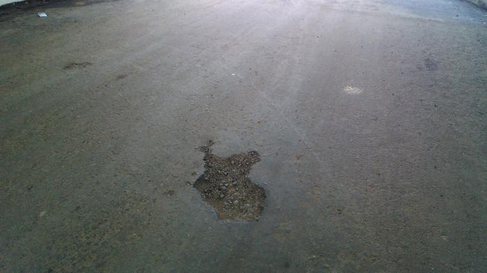 Baru Dikerjakan, Proyek Jalan Hotmix Di Perkantoran Pemkab Tapsel Sudah Berlubang