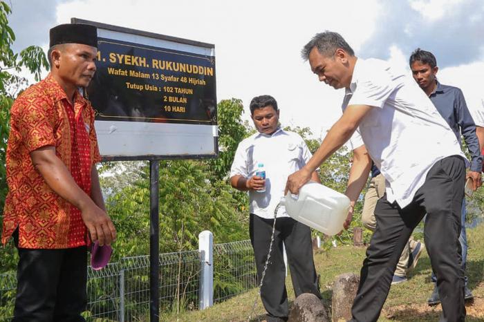 Ke Tapteng, Sihar Wisata Religi ke Titik Nol dan Makam Mahligai