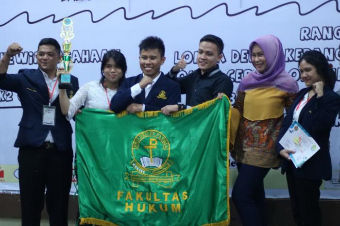 Mahasiswa FH Nommensen Juara III Debat Kebangsaan UNRI 2018
