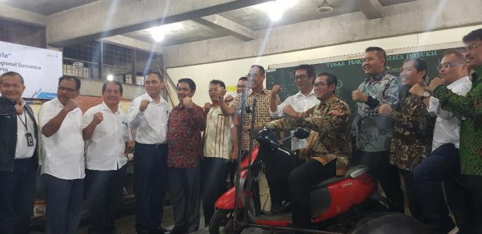 Direktur Bisnis PLN Regional Sumatera Apresiasi Project Becak Listrik FT UHN dan Motivasi Mahasiswa Teknik