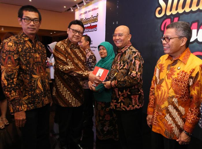 Dzulmi Eldin Raih Penghargaan Indonesia Visionary Leader