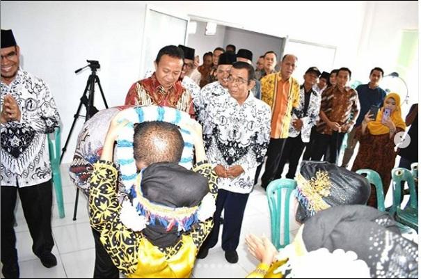 Bupati Tapteng Bakhtiar Ahmad Sibarani Buka Konferensi Kerja PGRI Masa Bhakti XXII Tahun 2020-2025