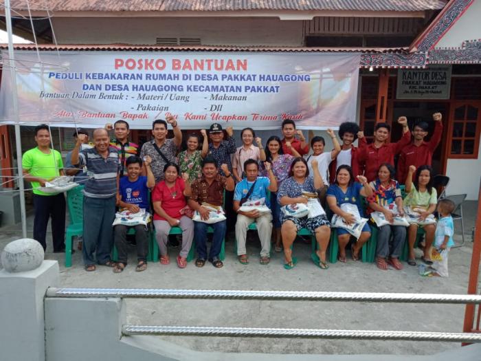 Himpunan Mahasiswa Pakkat Pulang Kampung, Hibur dan Bantu warga Korban Kebakaran di Pakkat