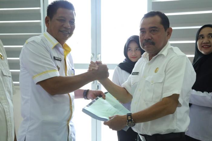 Pemkab Labuhanbatu Serahkan DHKP Dan SPPT PBB-P2 Tahun 2020