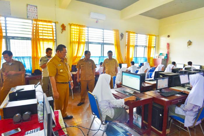1921 Pelajar SMK Negeri dan Swasta Ikuti UNBK di Padangsidimpuan