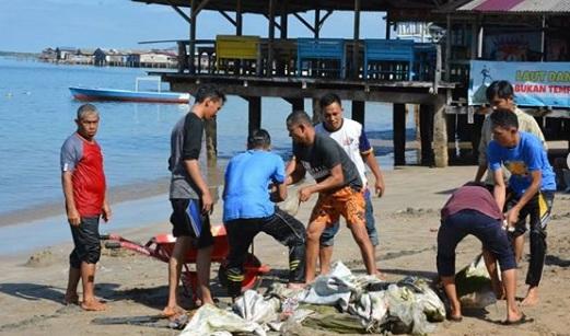 Persiapan Lomba Triathlon Nasional, Wali Kota Sibolga Gotong Royong Bersama ASN