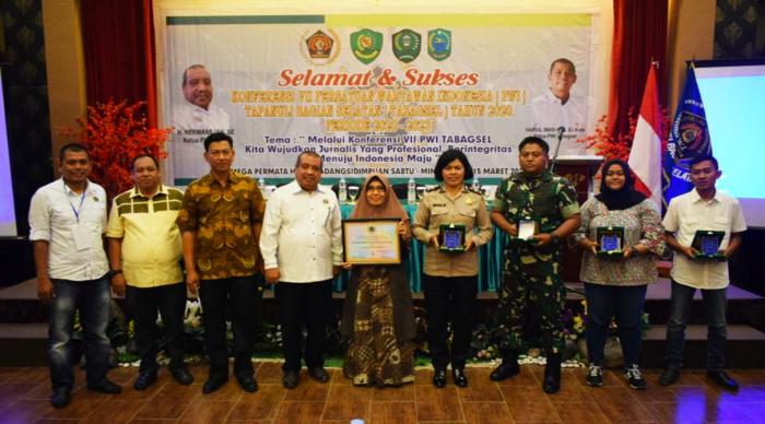 Ketua DPRD Padangsidimpuan Buka Konfrensi PWI Tabagsel