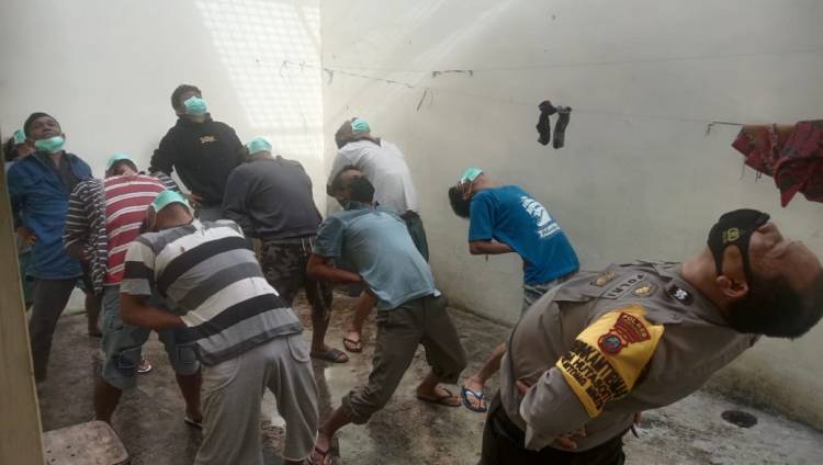 Sat Tahti Polres Humbang Hasundutan Ajak Tahanan Olah Raga Bersama