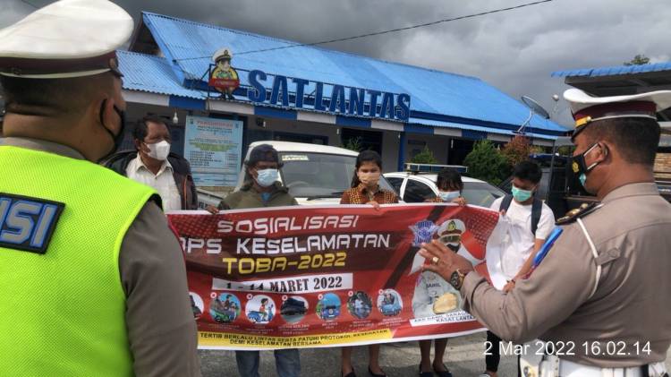 Personel Polres Humbang Hasundutan  Laksanakan Operasi Keselamatan Toba-2022
