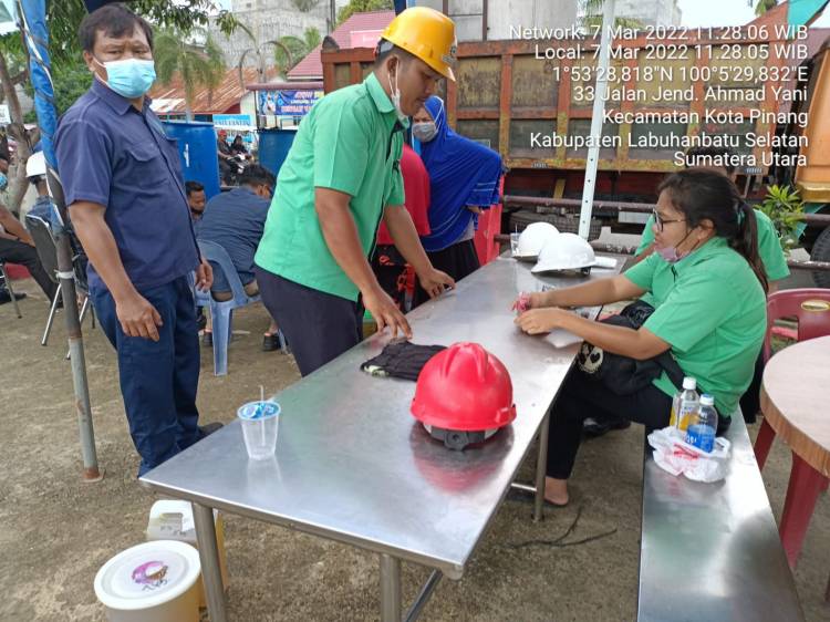 Percepat Vaksinasi, Polsekta Kotapinang Gelar Pasar Murah