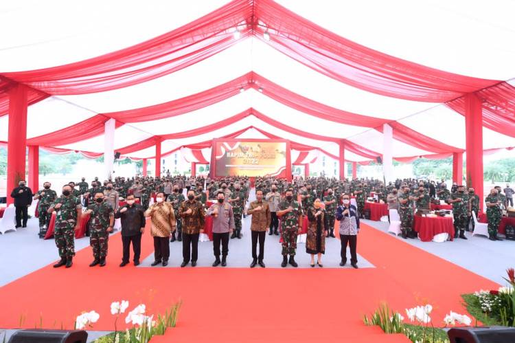 Presiden Minta TNI-Polri Dukung Transformasi Ekonomi dan Digital