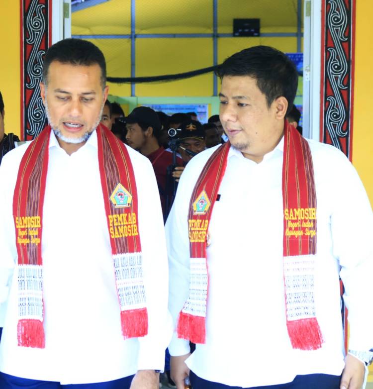 Bupati Samosir Dampingi Wagubsu Resmikan Gor Samosir