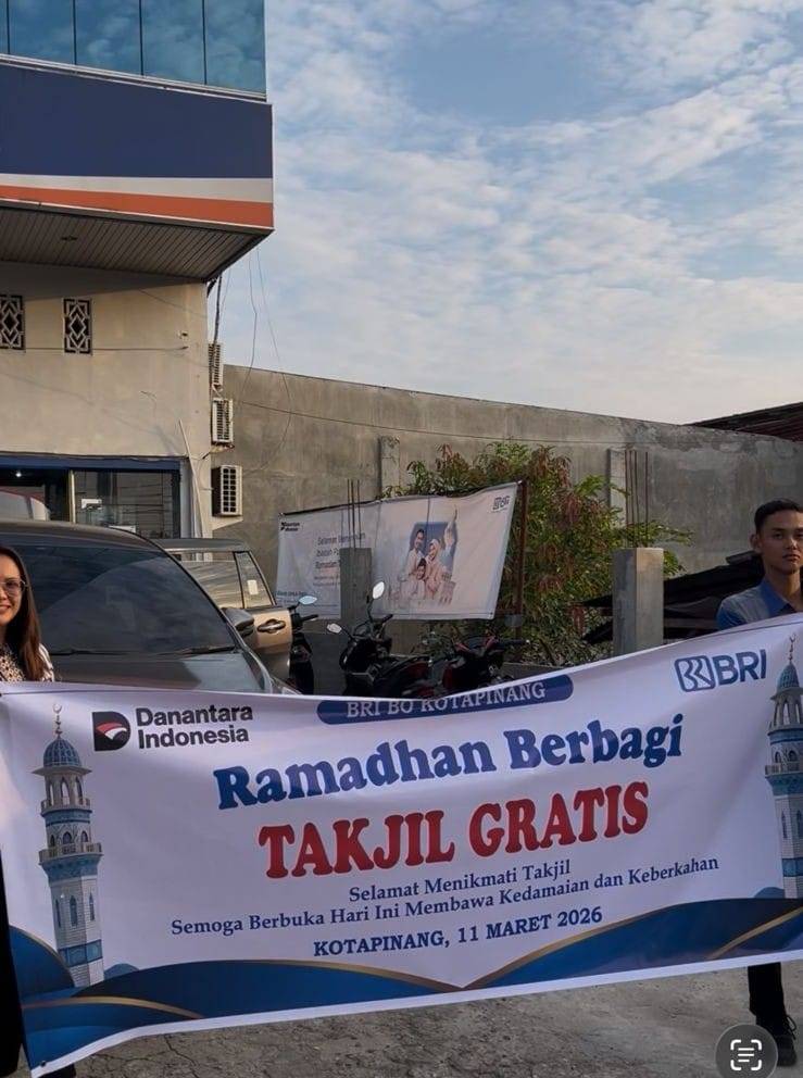 Tebar Kebaikan di Bulan Ramadhan, BRI BO Kotapinang Berbagi 500 Paket Takjil Gratis