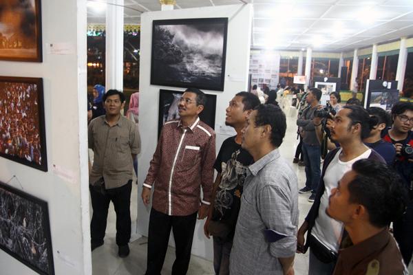 Gubernur : Lewat Foto Hidup Terasa Lebih Indah