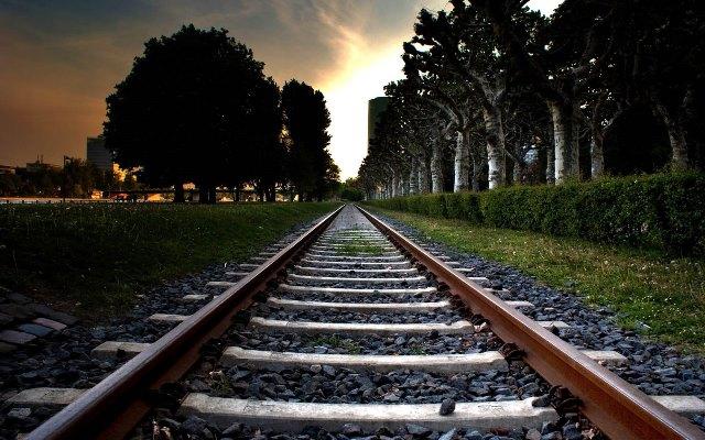 Gubernur Sumut T Erry Dukung Pembangunan Jalur Kereta Api ke Parapat, Danau Toba