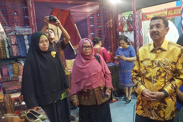 Gubernur Kunjungi Inacraft 2017 di JCC, Industri Kerajinan Sumut Harus Berkembang