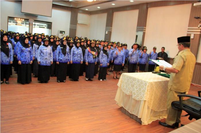 Kepala BKD Ambil Sumpah 154 ASN Dinas Pendidikan Medan