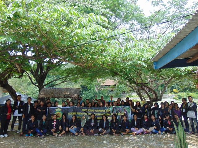 Mahasiswa Akademi Pariwisata dan Perhotelan Darma Agung Sosialisasikan Sapta Pesona ke Bukit Lawang, Langkat