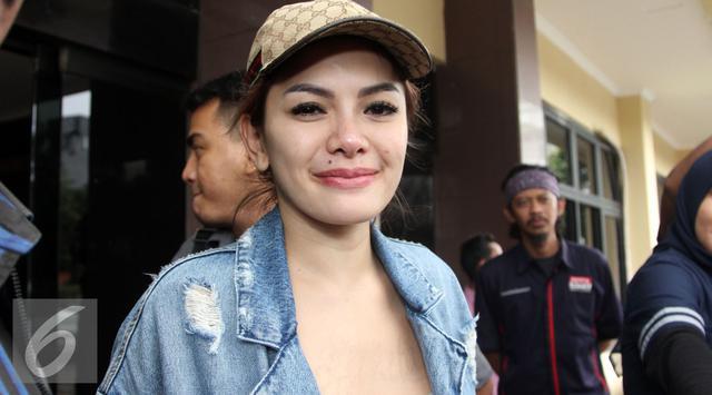 Pilkada DKI Putaran Dua Ahok Kalah, Nikita Mirzani Patah Hati