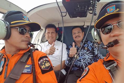 Menteri PAN RB Tempuh Perjalanan Naik Pesawat Hingga Heli Ke Pakpak Bharat
