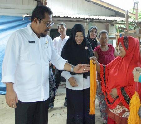 Perajin Ulos Dapat PErhatian Pemkab Asahan