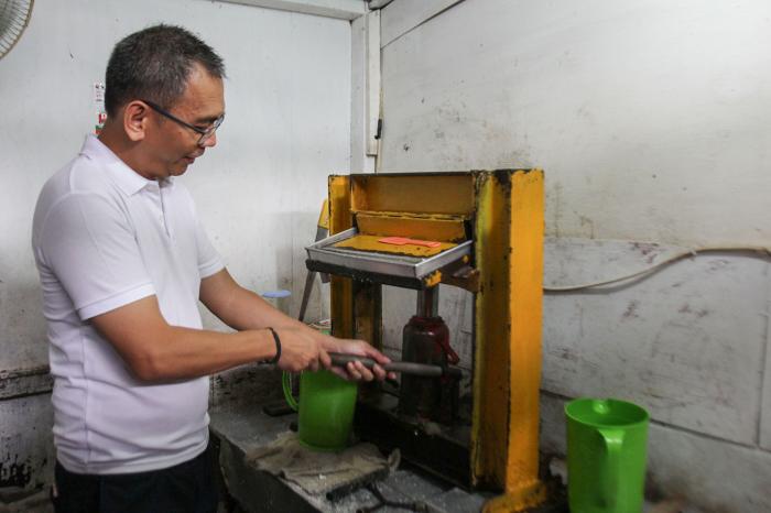 Bercanda dengan Pedagang, Dekat dengan Pembeli