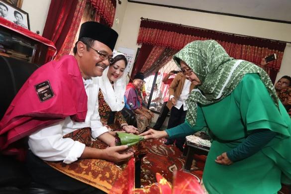 Mengenang 30 Tahun Abdullah Eteng, Djarot Dan Istri Ditepungtawari