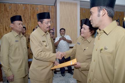 Lantik 99 Pejabat Eselon III, Erry : Hampir 90 Persen Usulan Pimpinan OPD