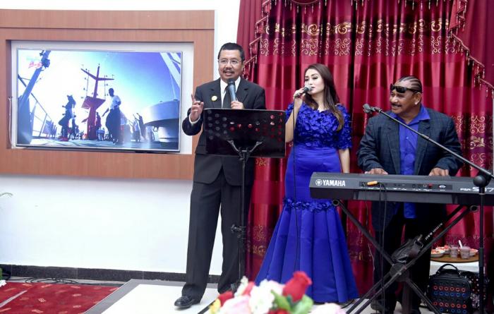 Haru, Saat Tengku Erry Nyanyikan Lagu 'Pamit' Dan 'Pergi Untuk Kembali'