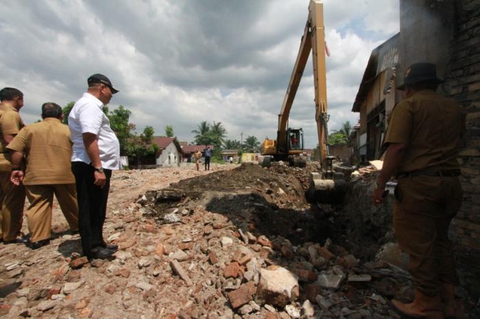 Pengerjaan Jalan Alternatif Pasar Induk Lau Cih Tetap Berjalan