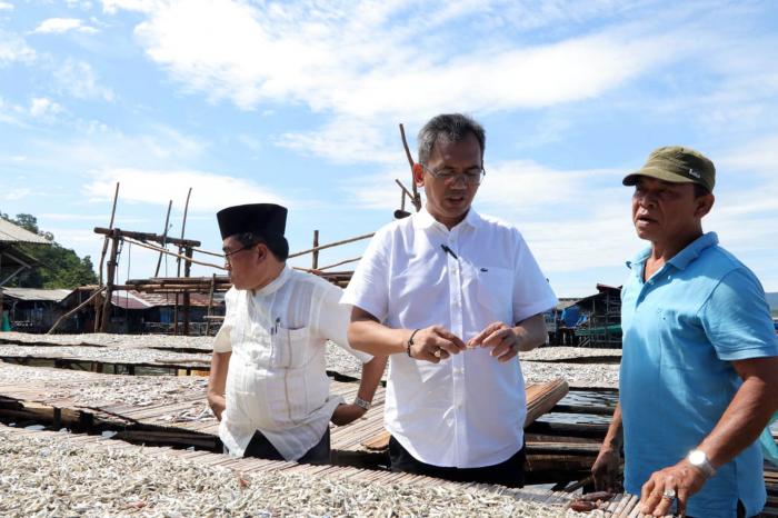 Sihar Dorong Ikan Teri Rebus dan Ikan Asin Go International