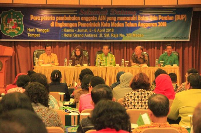 Wali Kota Medan Beri Pembekalan Kepada ASN yang Memasuki Batas Usia Pensiun
