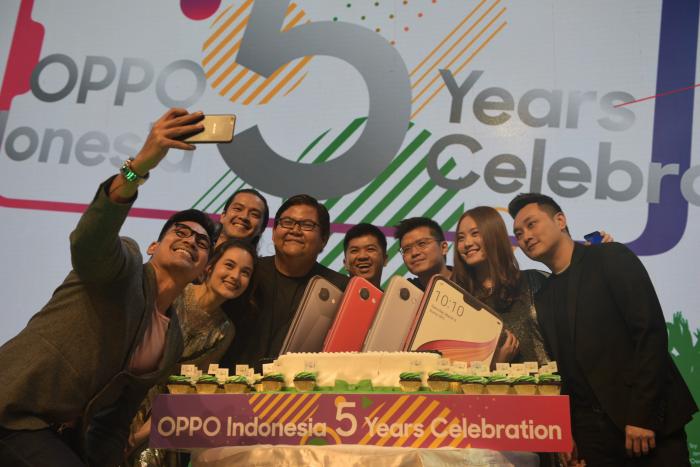 OPPO Luncurkan F7, Selfie Expert dengan Teknologi AI Beauty 2.0 Terbaru