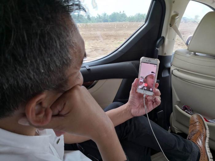 Usai Bertemu Anak-anak, Sihar Sitorus Obati Rindu dengan Video Call Putranya