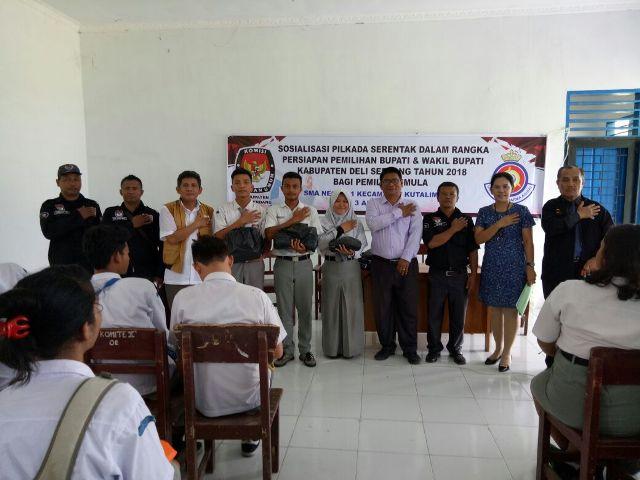 Lagi, KPUD Deliserdang dan Fisipol UDA Medan Sasar Pemilih Pemula di SMAN 1 Kutalimbaru