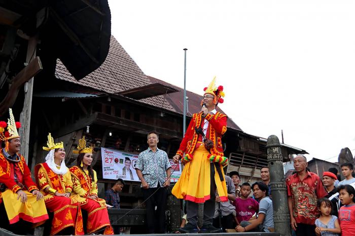 Nias Ada di Persimpangan Jalan, Sihar Beri Dua Pilihan